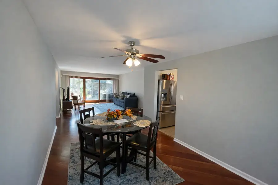 10109 Cherry Parkway #M10, Skokie, IL 60076 - #3