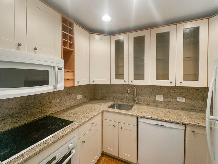 Address Withheld By Seller, Chicago, IL 60611 - #3