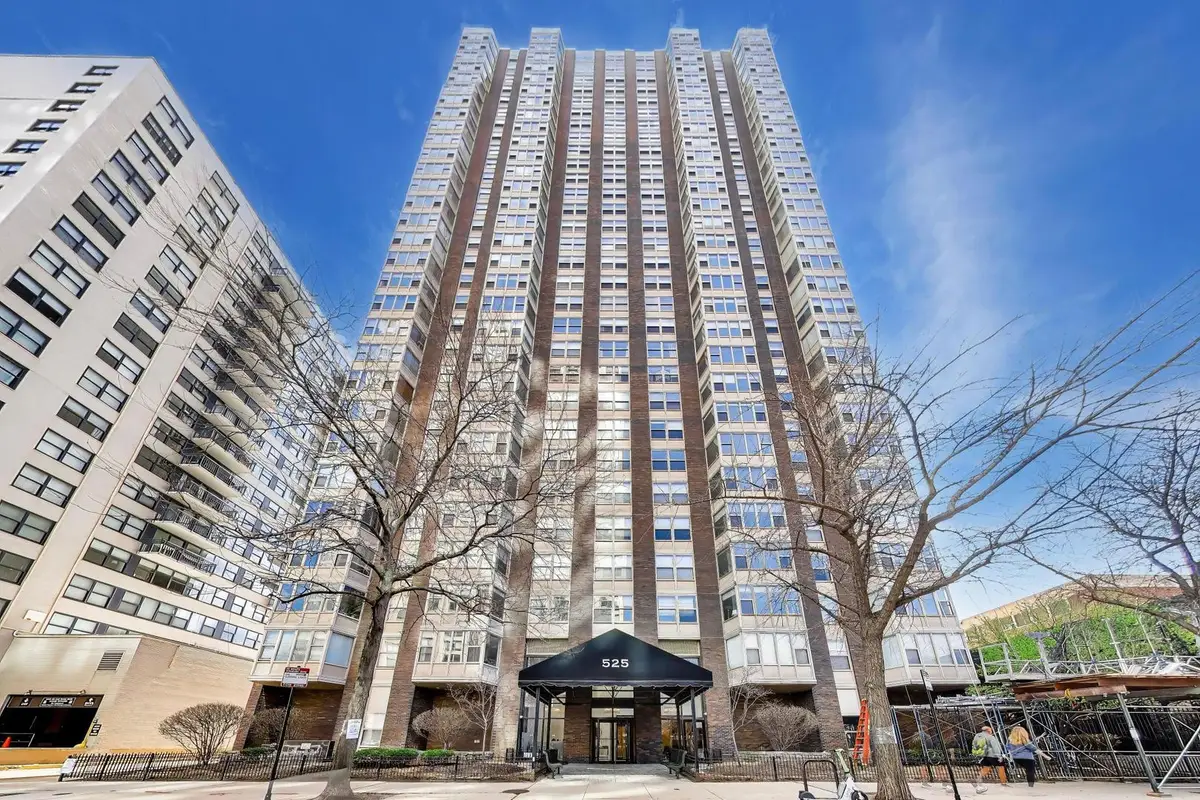 525 W Hawthorne Place #606, Chicago, IL 60657 - #1