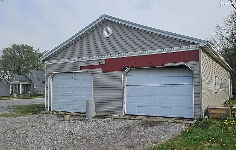1208 E Randolph Street, McLeansboro, IL 62859 - #3