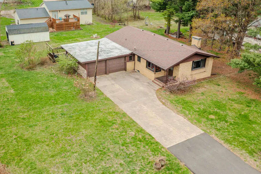 17427 Carver Road, Hudson, IL 61748 - #3