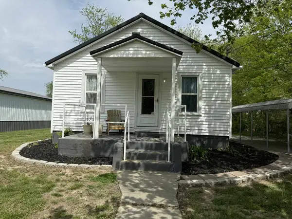 1304 W Benton Street, Mcleansboro, IL 62859