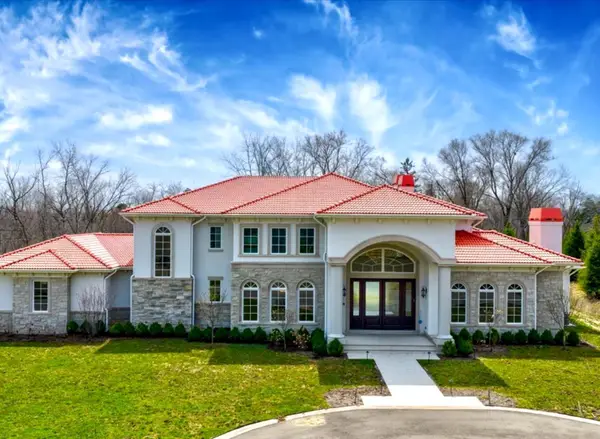 2665 Bentley Road, Highland Park, IL 60035