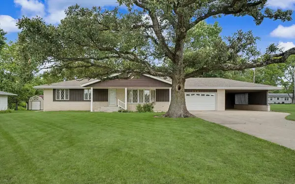 208 W Cemetery Road, Roberts, IL 60962