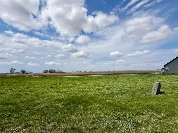 216 Northpointe Drive, Gifford, IL 61847