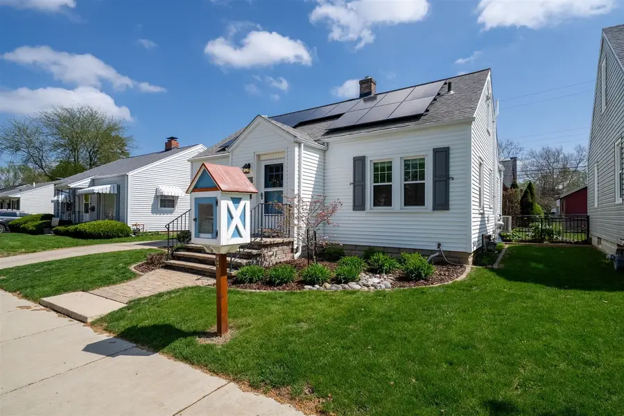 516 Mcgregor Street, Bloomington, IL 61701 - #3