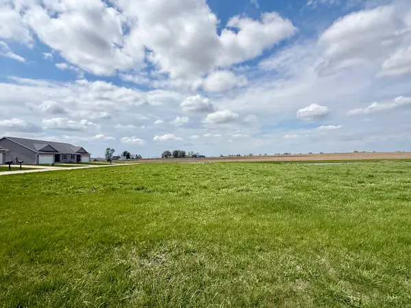 218 Northpointe Drive, Gifford, IL 61847