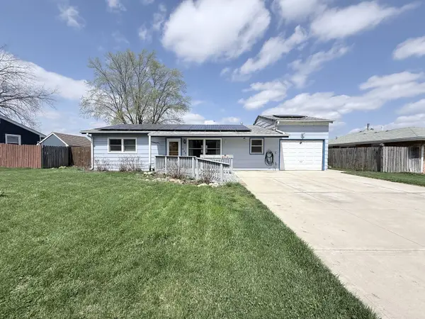 34W836 N James Drive, St. Charles, IL 60174