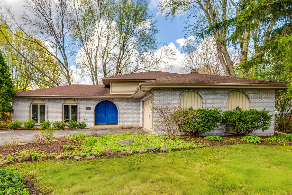 918 Bedford Lane, Libertyville, IL 60048 - #1