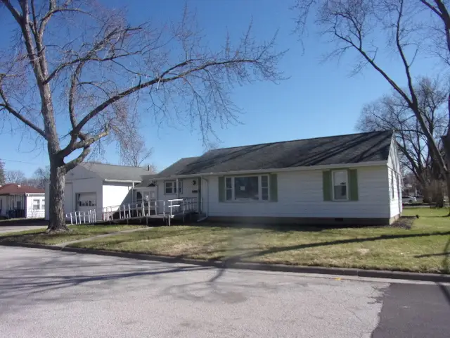 130 W Murphy Street, Pontiac, IL 61764 - #1