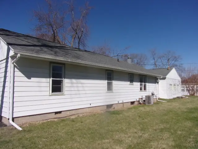 130 W Murphy Street, Pontiac, IL 61764 - #3