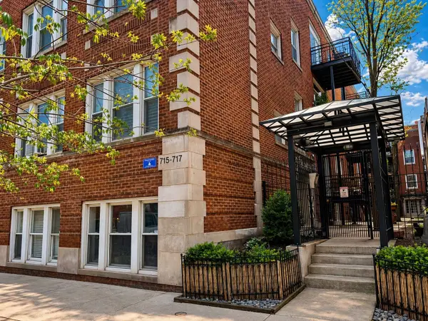 717 W Barry Avenue #3B, Chicago, IL 60657