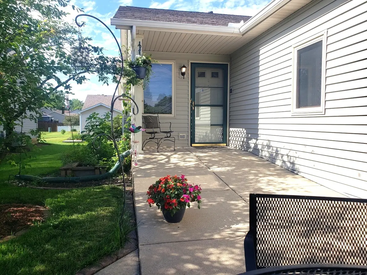 50 S Juniper Drive, North Aurora, IL 60542 - #1