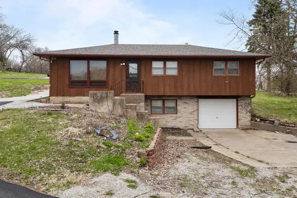 6206 Telegraph Road, Davenport, IA 52804