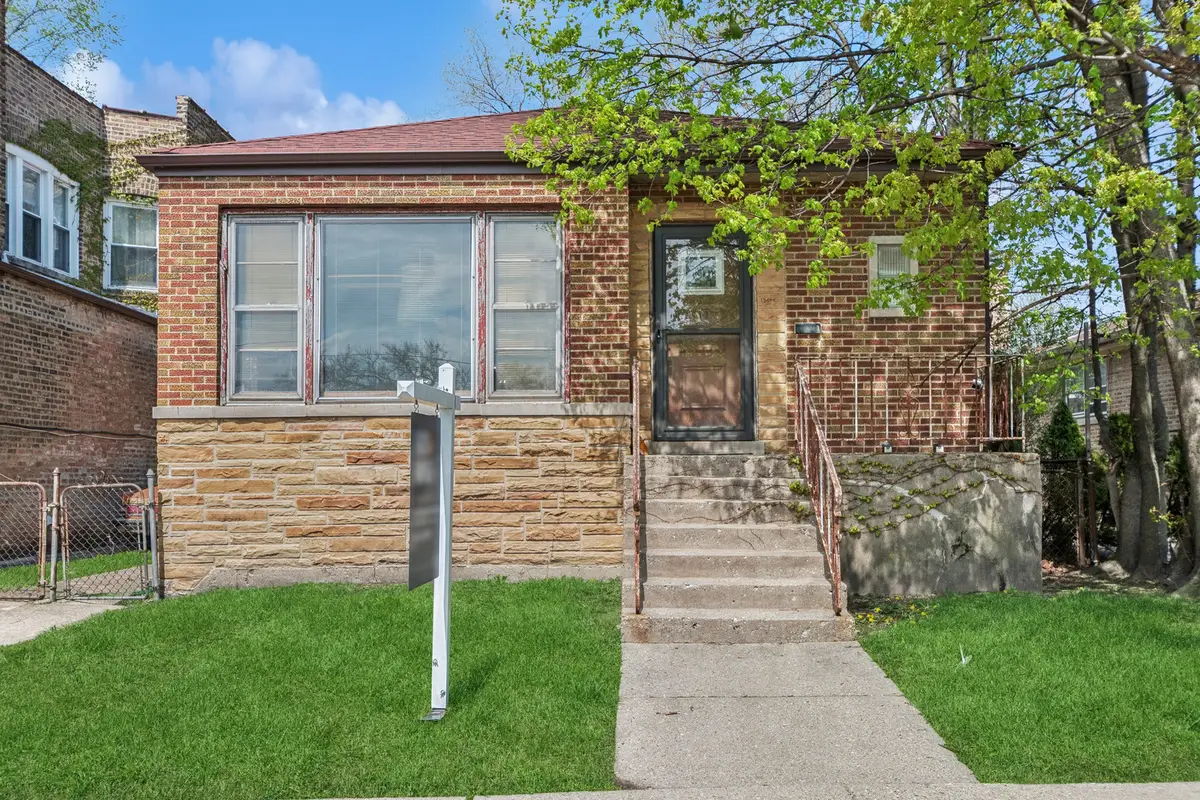 2636 W Pratt Boulevard, Chicago, IL 60645 - #1