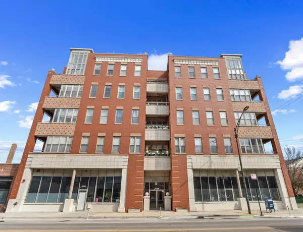2700 W Belmont Avenue #402, Chicago, IL 60618
