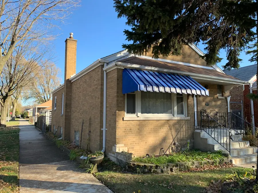 8901 S East End Avenue, Chicago, IL 60617 - #2