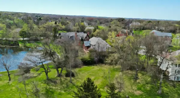 57 Hillburn Lane, North Barrington, IL 60010