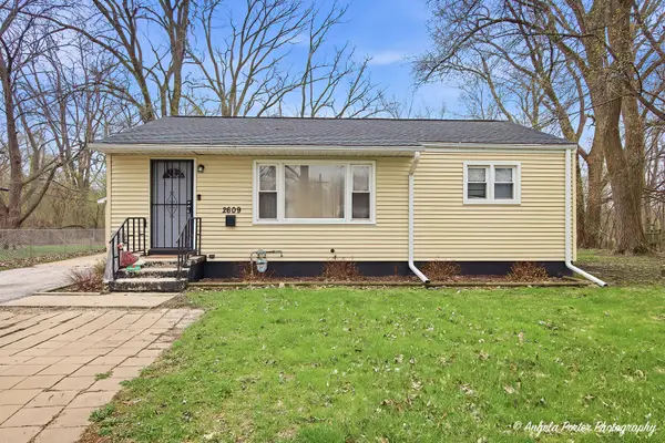 2609 N Pine Street, Waukegan, IL 60087