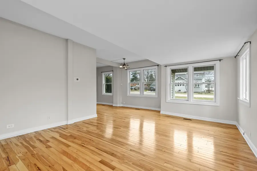 113 Gladys Avenue, Fox River Grove, IL 60021 - #3