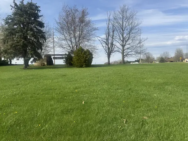 2853 N Richard Hallet Road, Utica, IL 61373