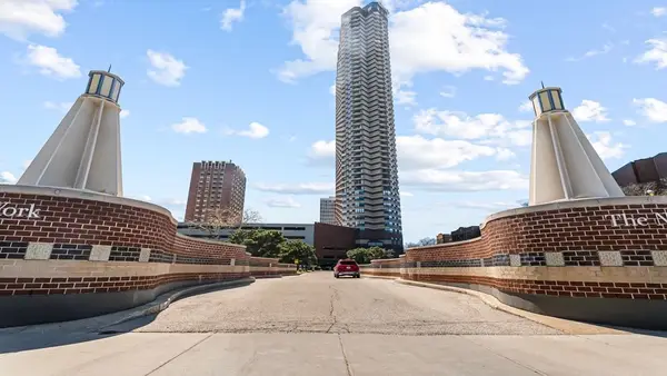 3660 N Lake Shore Drive #2203, Chicago, IL 60613