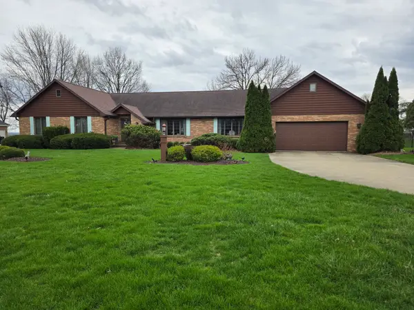 47 Carriage Hill Court, Sterling, IL 61081