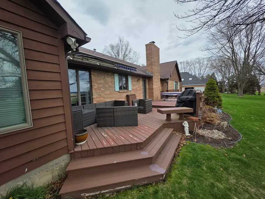 47 Carriage Hill Court, Sterling, IL 61081 - #3