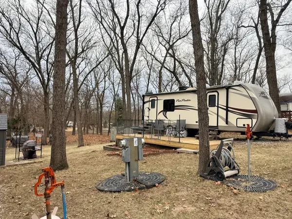 10-72 Woodhaven Lakes, Sublette, IL 61367