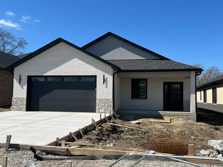 10734 S Worth Avenue, Worth, IL 60482 - #2