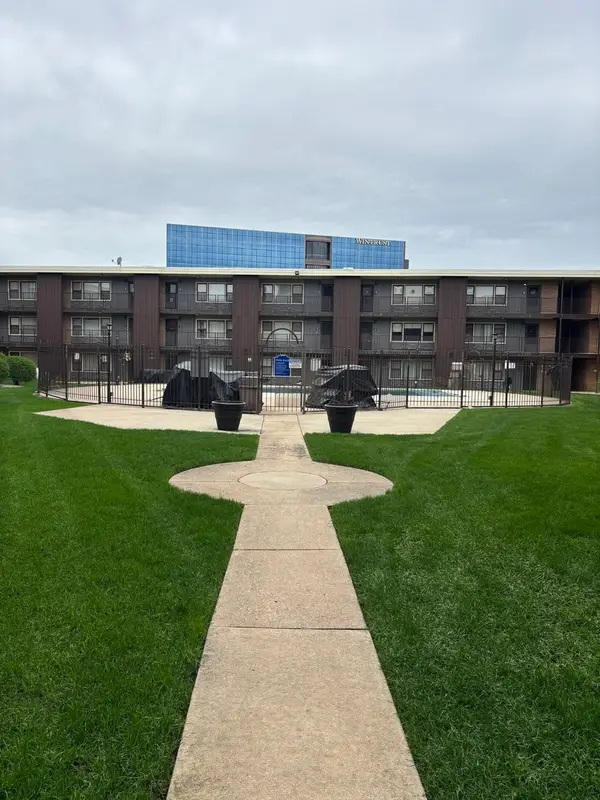 9608 W Higgins Road #2c, Rosemont, IL 60018