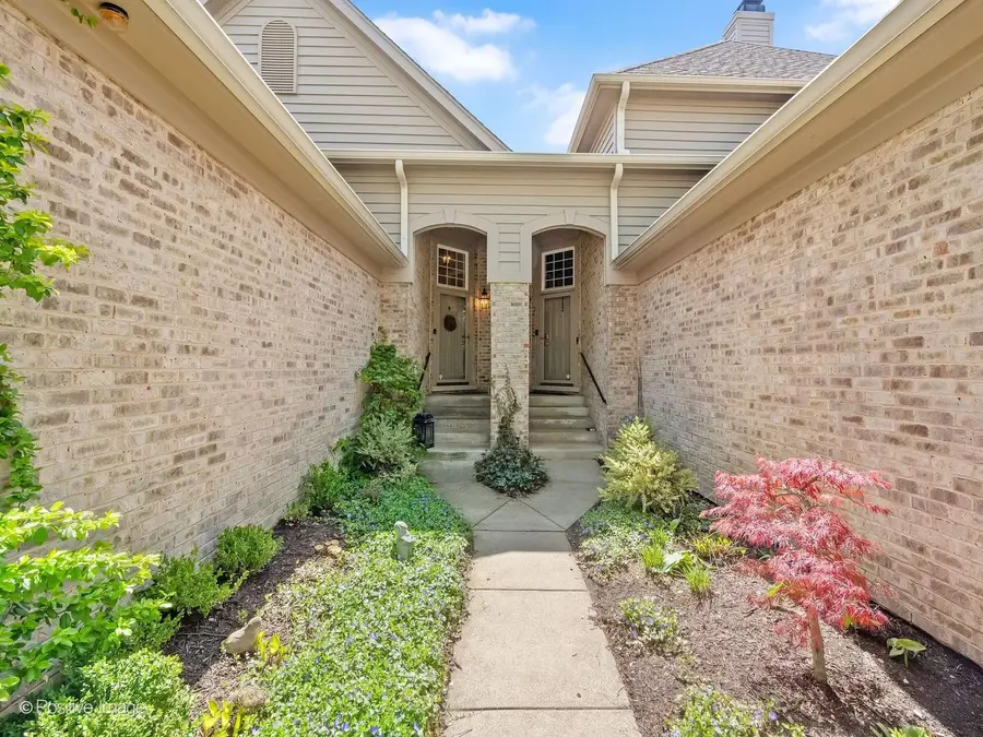11025 Edgebrook Lane, Indian Head Park, IL 60525 - #2