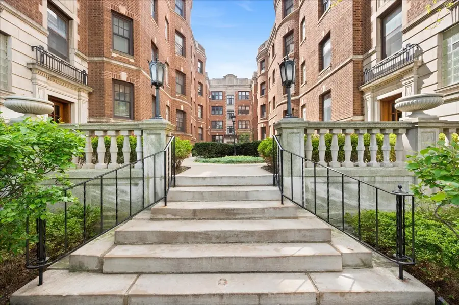 2330 N Lincoln Park We #3C, Chicago, IL 60614 - #2