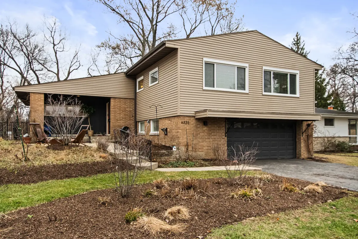 6323 N Kirkwood Avenue, Chicago, IL 60646 - #1