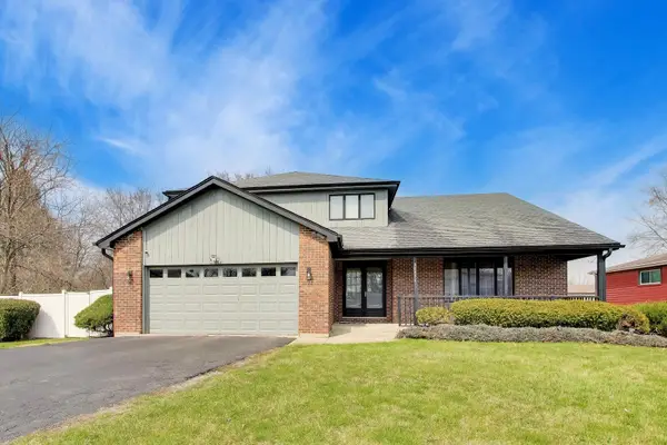 3042 E Bending Creek Trail, Crete, IL 60417