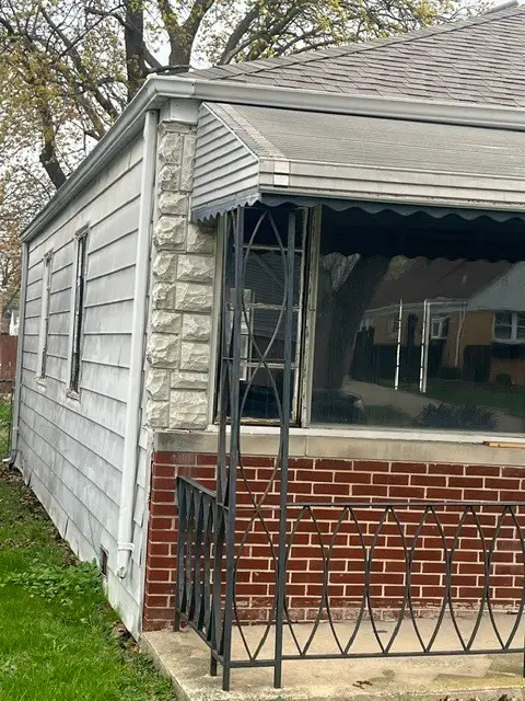 132 Geneva Avenue, Bellwood, IL 60104 - #3