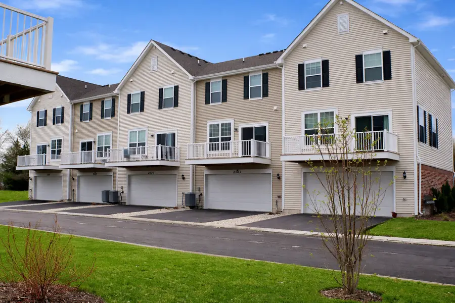 2103 Neubauer Circle, Lindenhurst, IL 60046 - #2