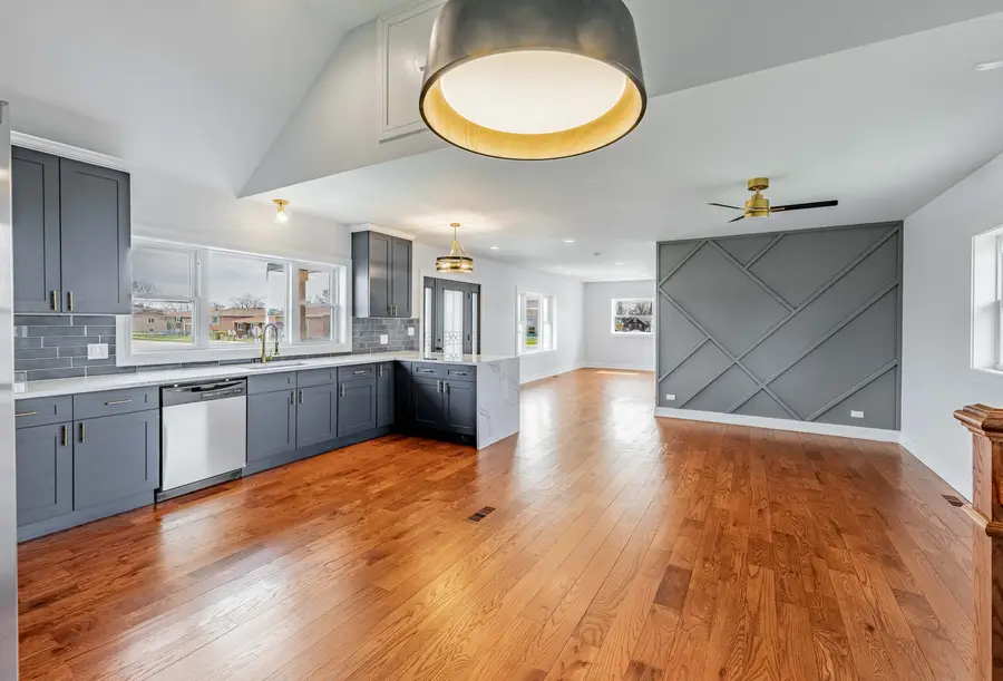 718 E 152nd Street, Phoenix, IL 60426 - #3