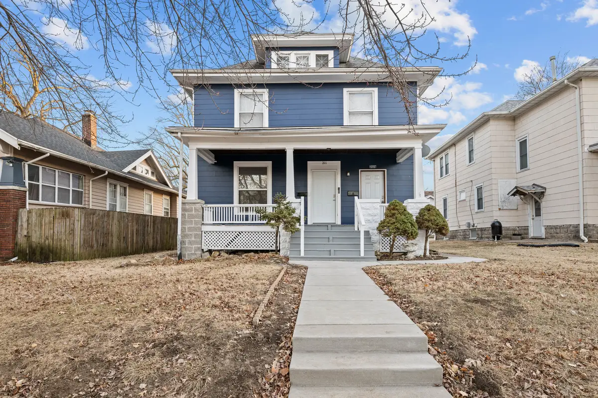 211 E Dover Court, Davenport, IA 52803 - #1