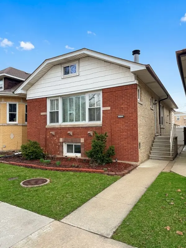 5549 N Parkside Avenue, Chicago, IL 60630
