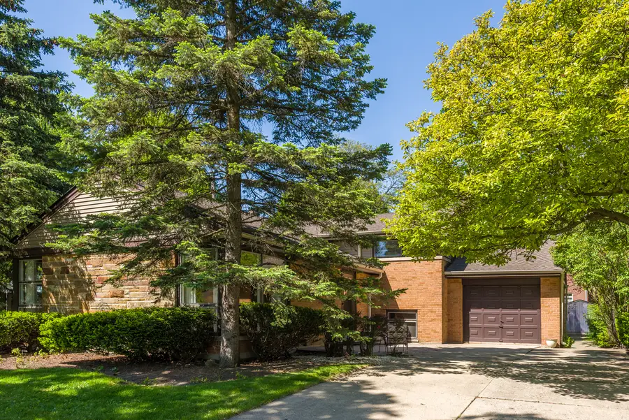 206 S See Gwun Avenue, Mount Prospect, IL 60056 - #2