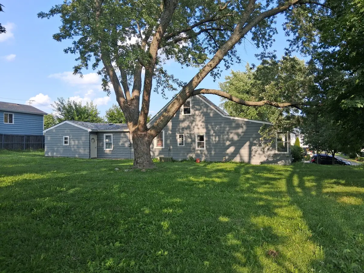 1624 N Poplar Avenue, Round Lake Beach, IL 60073 - #1
