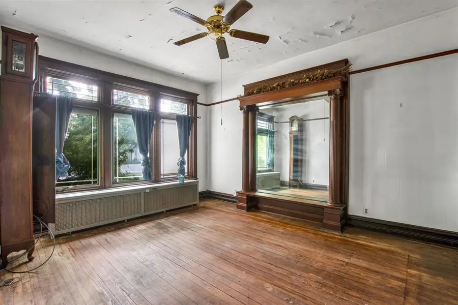 2244 N Maplewood Avenue, Chicago, IL 60647 - #3
