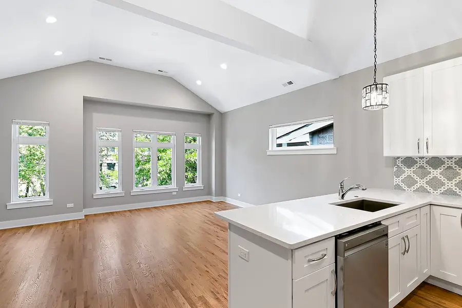 Address Withheld By Seller, Chicago, IL 60653 - #2