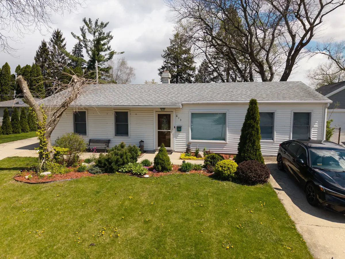 813 Parkside Court, Streamwood, IL 60107 - #1