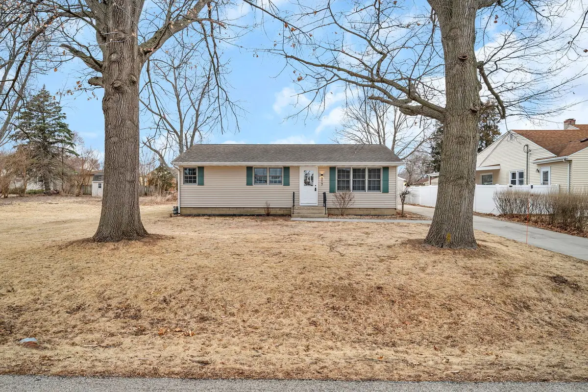 917 Parks Lane, Ottawa, IL 61350 - #1