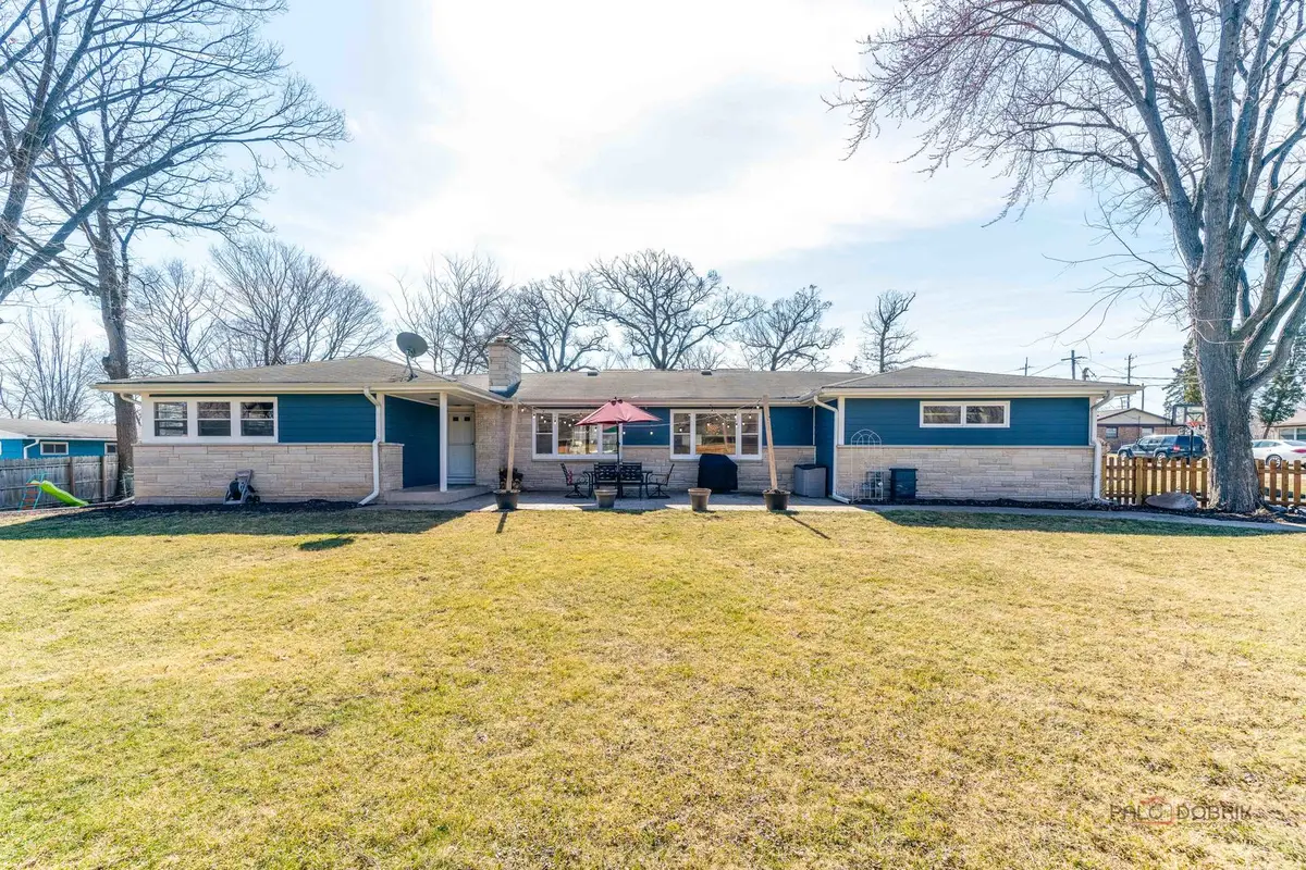 34049 N Hickory Avenue, Grayslake, IL 60030 - #1