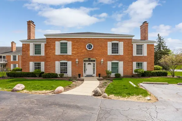 120 Carriage Way Drive #B101, Burr Ridge, IL 60527