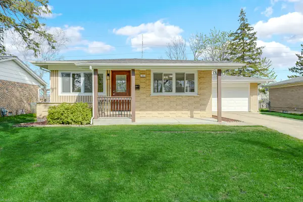 527 N Virginia Avenue, Glenwood, IL 60425