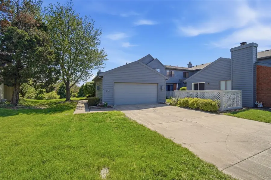 2 Sun Pointe Court #2A, Bloomington, IL 61704 - #2